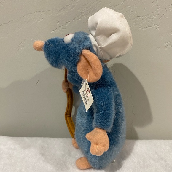 Authentic Disney Parks Remy Ratatouille 9" Plush with Chef Hat, Apron, and Spoon - Picture 5 of 13